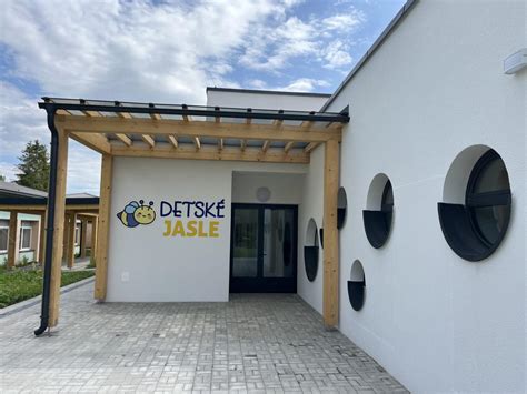 Detské jasle: Od starostlivosti o najmenších po zariadenia pre seniorov