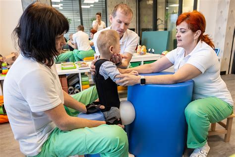 Orofacialná stimulácia a rehabilitácia: kľúčové techniky pre predčasne narodené deti