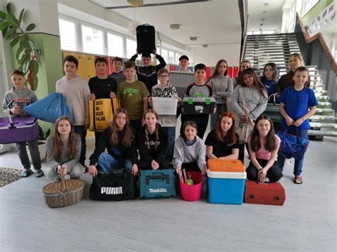 Interiér školskej tašky s priehradkami