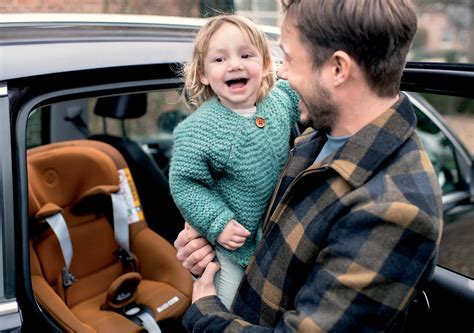 Ako vybrať detskú autosedačku bez isofixu: praktický sprievodca bezpečnou voľbou