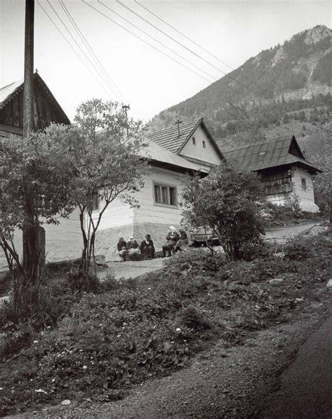 Vizuálny náhľad: temný sovietsky mestský život v 50. rokoch