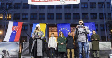 Ilustrácia konfliktu medzi jednotlivcom a štátnym režimom