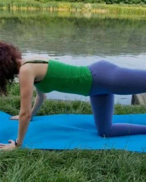 Mermaid cvik a ukážky jógy či cvičenia pre flexibilitu