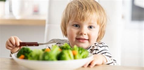 Diéta pri ADHD: Ako strava ovplyvňuje pozornosť a správanie