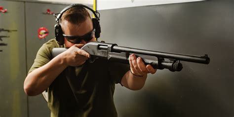 Ilustrácia rôznych typov zbraní