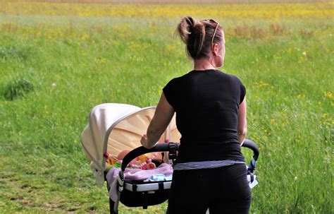 Kedy presne prejsť z hlbokého kočíka na športový (golfáč) a čo treba vedieť