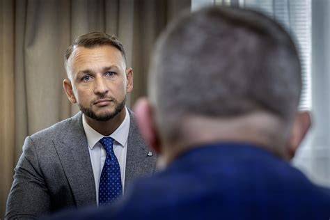 inzercia-informativna-obrazok-rozprava-dospeli-sracak.jpg
