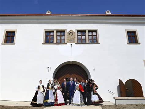 Interaktívne prvky v textilných knižkách
