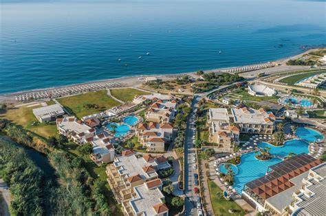 Avra Imperial - luxusný rodinný rezort s miniklubom a jaslami.