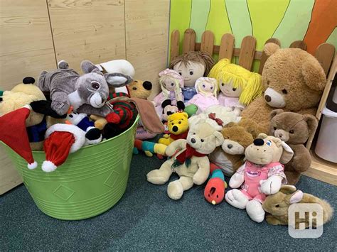 Deti zdieľajúce hračky