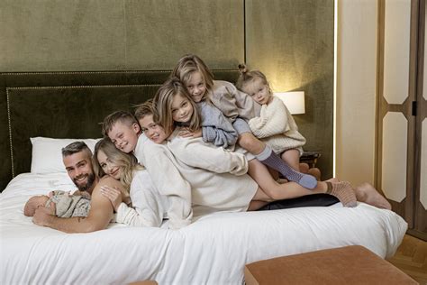 Rodina hráva videohry spolu