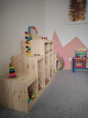 Fotografia detského hracieho a vzdelávacieho priestoru s montessori prvkami