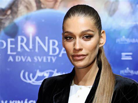 Infografika: kariérny postup Jasminy Alagič