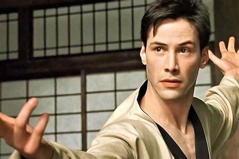 Keanu Reeves počas natáčania Matrix
