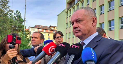 Kiska caka babatko a informácie o bezprostrednom rodinnom živote prezidenta a exprezidenta