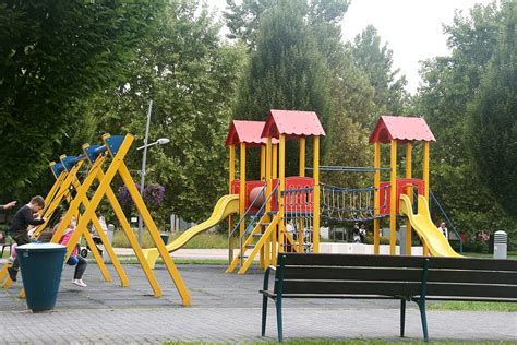 Detské ihrisko pred rodinným domom