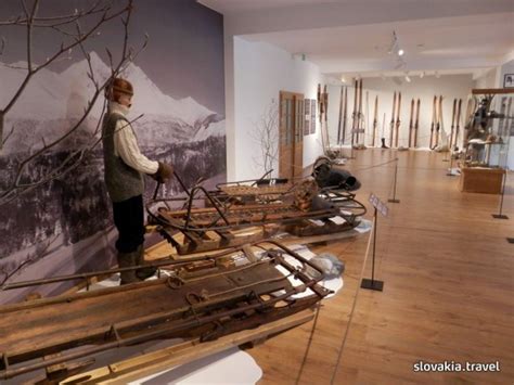 Unikátne exponáty: 3,07 m dlhé lyže z roku 1885 a boby zo starých dráh