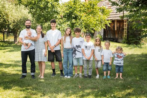 Ilustrácia veľkej rodiny