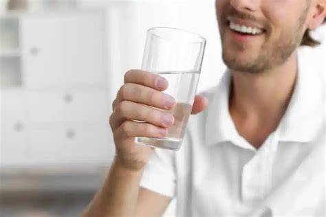 Ako dlho vydrží človek bez jedla a bez vody: fakty, mýty a vedecké poznatky
