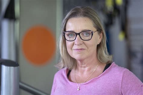 Ilustrácia žien diskutujúcich o chudnutí