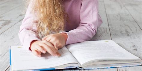 Ako naučiť dieťa čítať: Komplexný sprievodca pre rodičov