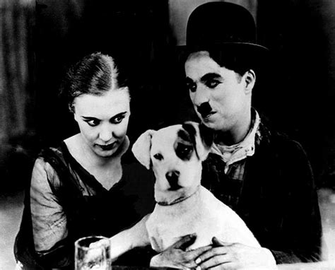 Charlie Chaplin - záber z filmu Psí život