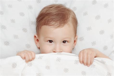 Ako naučiť dieťa spať celú noc