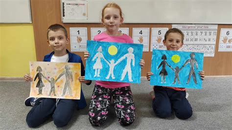 Ilustrácia detí v školskom prostredí