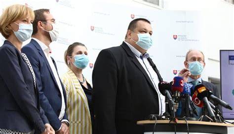 Infografika: Dráha kariéry Mareka Krajčího (narodenie - minister zdravotníctva - poslanec NR SR)