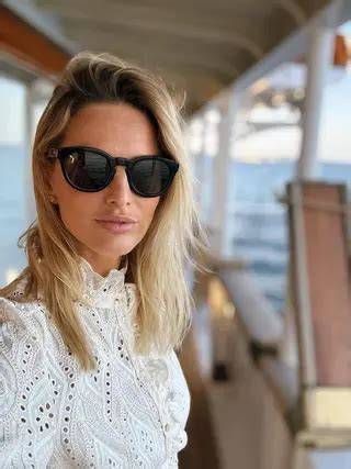 Obrázok: Michaela Kocianová na móle a priatelia počas života v New Yorku