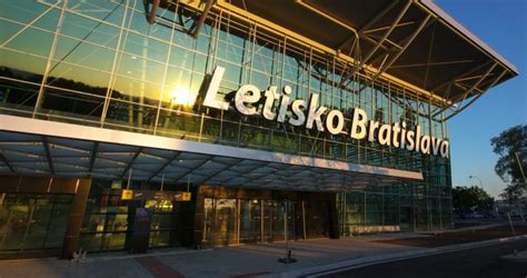 Portét M. R. Štefánika a jeho zobrazenie v ľudových putovaniach o živote a diele