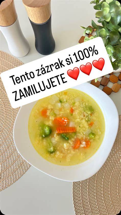 Infografika: Porovnanie špaldovej kaše a klasickej krupice, výživové benefity a textúry vhodné pre 7-mesačné dieťa